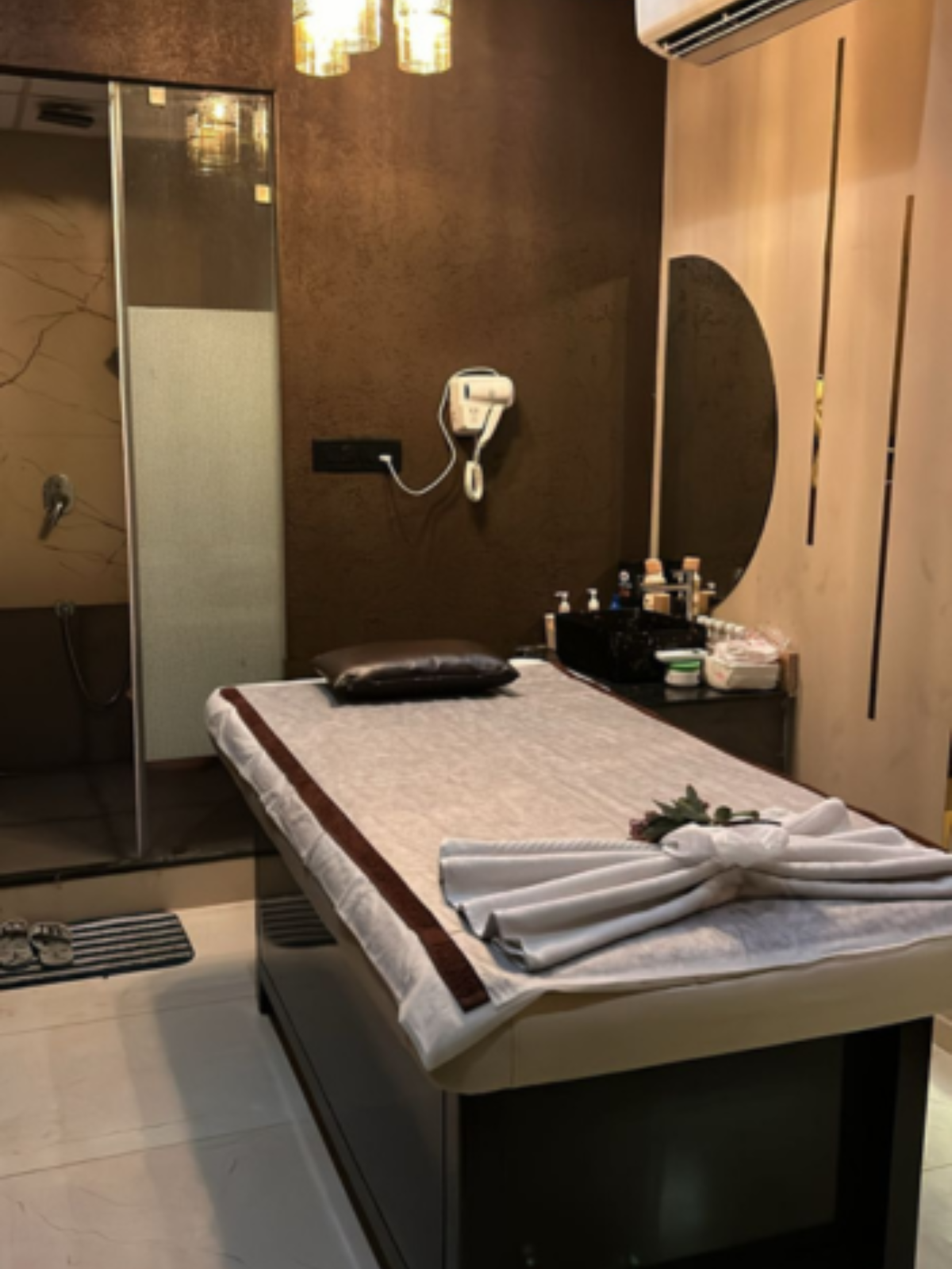 Modern spa room at Spa Villawith soft lighting and comfortable massage tables